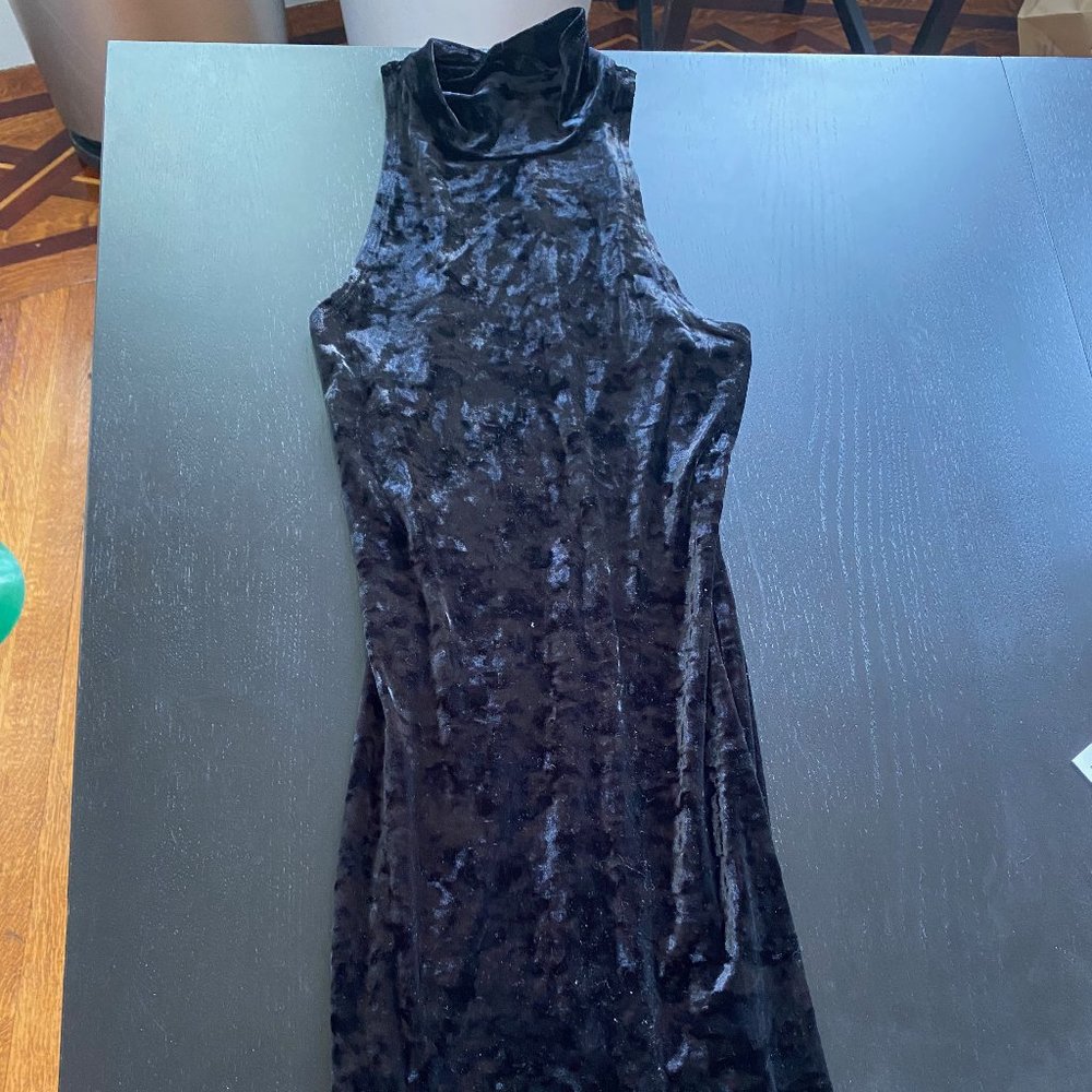 Kendall & Kylie Small Black Dress